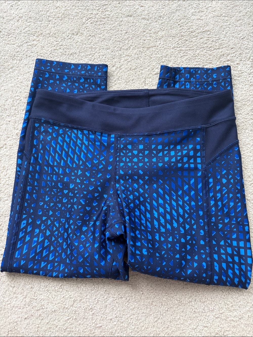 Under Armour blue print cropped Leggings in ? medium?